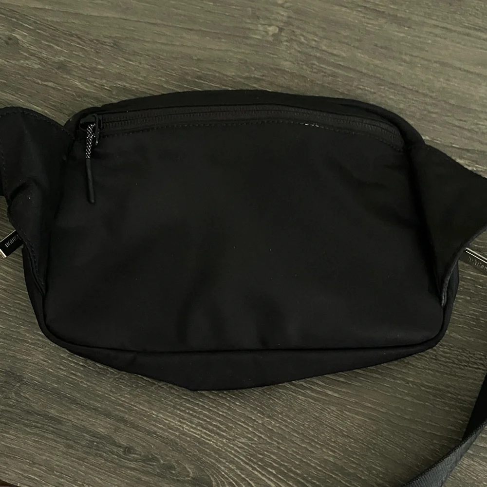 lululemon athletica Black Belt Bag - Picture 6 of 8